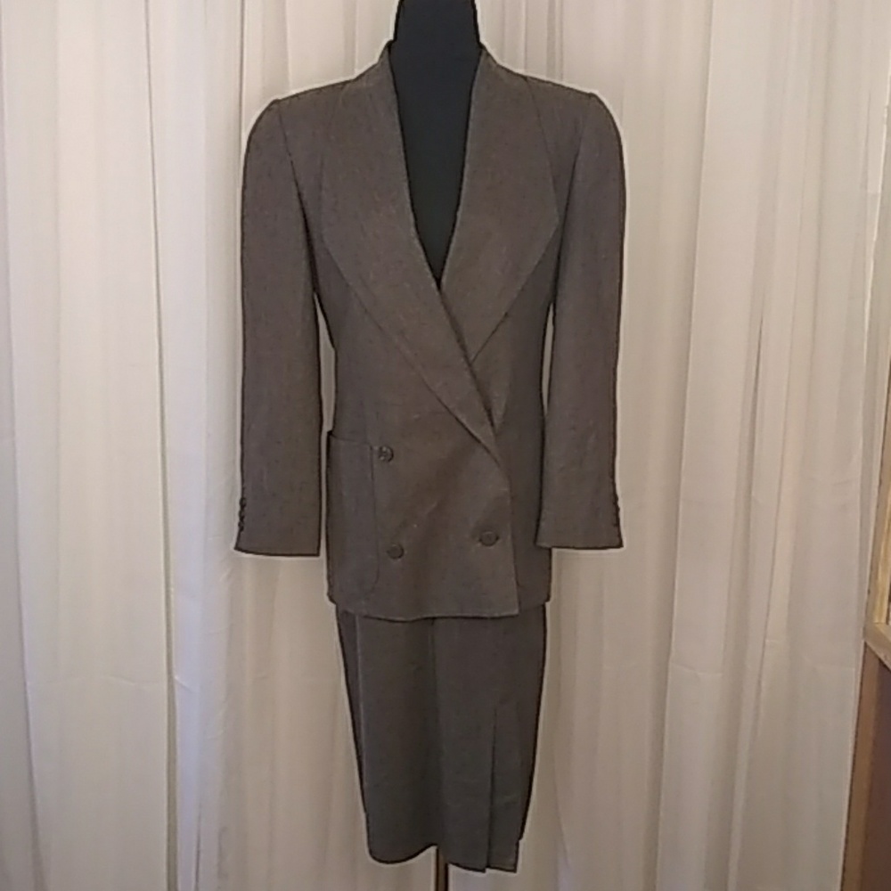 Vintage 70s woman's wool suit harve bernard